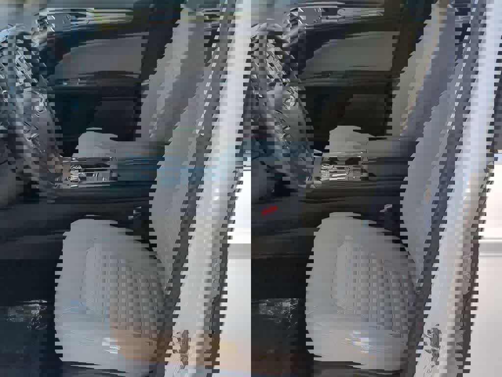 Used 2018 Ford Fusion S FWD image 15