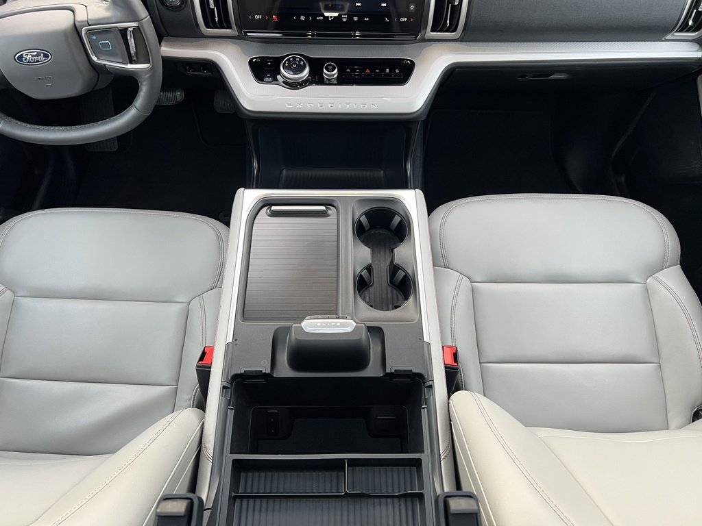 Certified 2025 Ford Expedition Active image 23