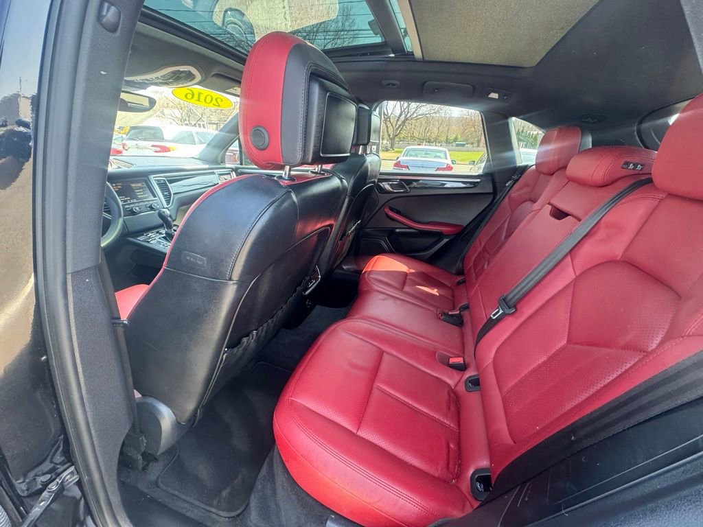 Used 2016 Porsche Macan S image 32