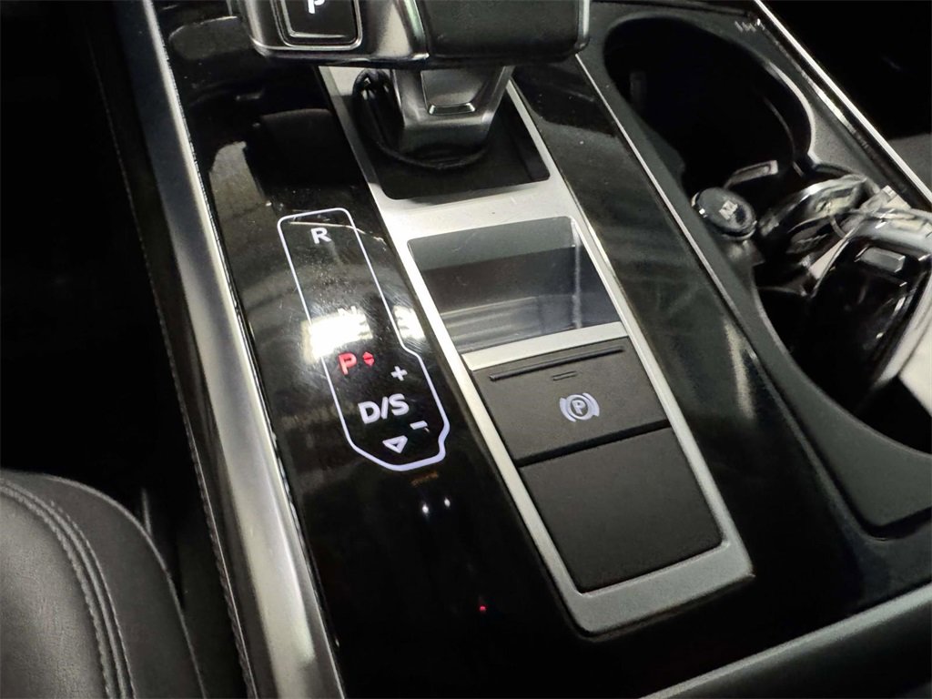 Used 2023 Audi Q7 3.0T Premium Plus image 25