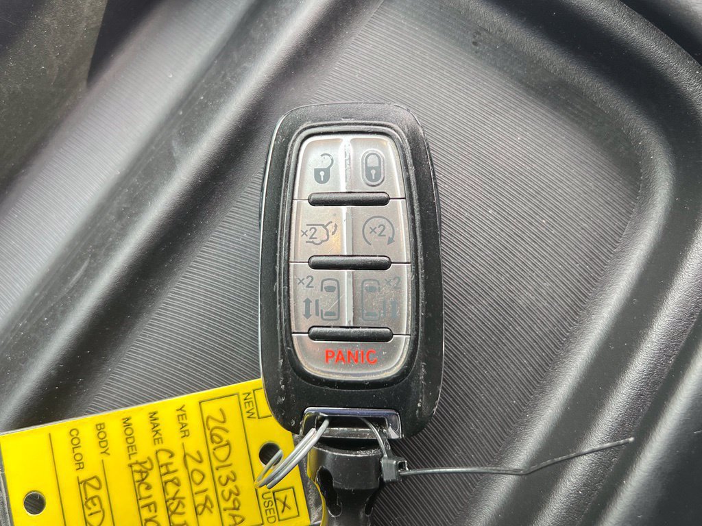 Used 2018 Chrysler Pacifica Touring Plus w/ Tire & Wheel Group FWD image 36