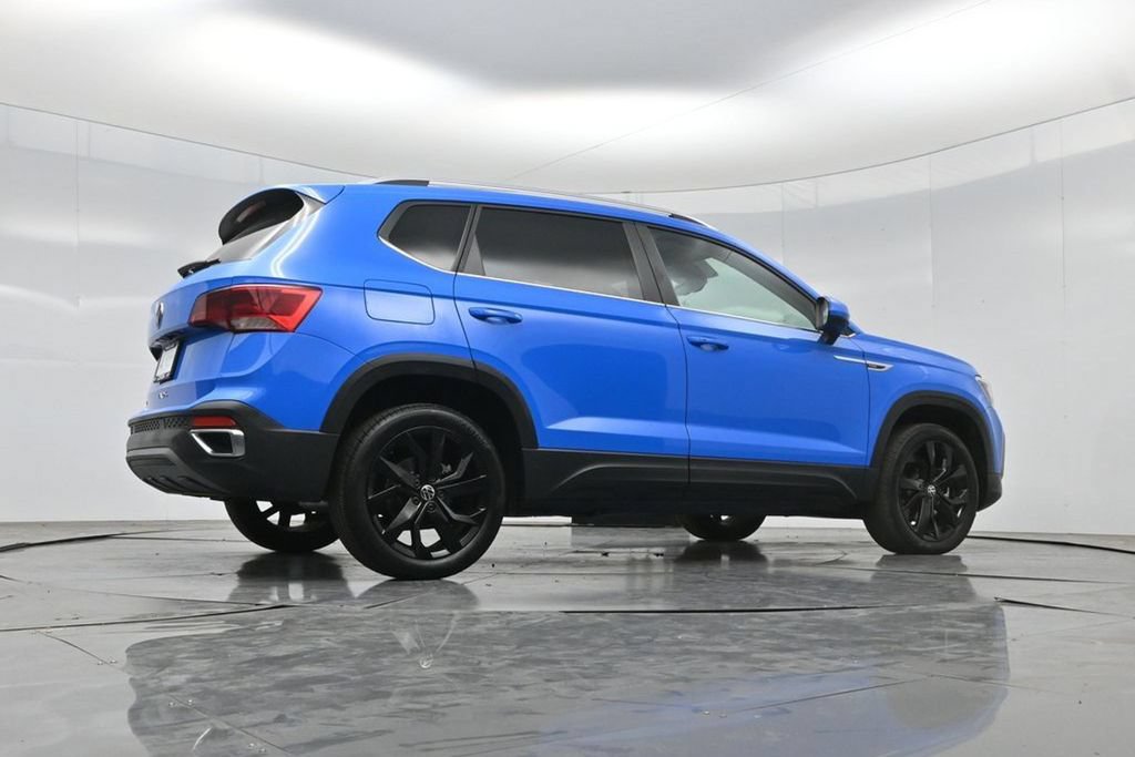 Used 2023 Volkswagen Taos SE w/ Panoramic Sunroof Package FWD image 55