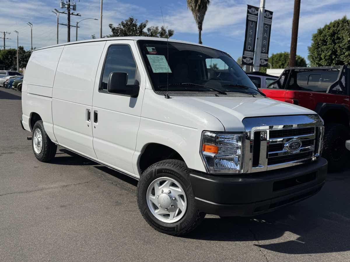 Used 2014 Ford E-150 and Econoline 150 w/ Power Group image 3