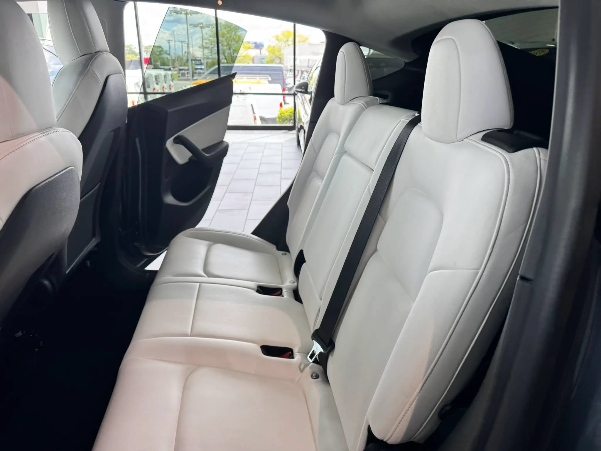 Used 2021 Tesla Model Y Long Range AWD/4WD image 19