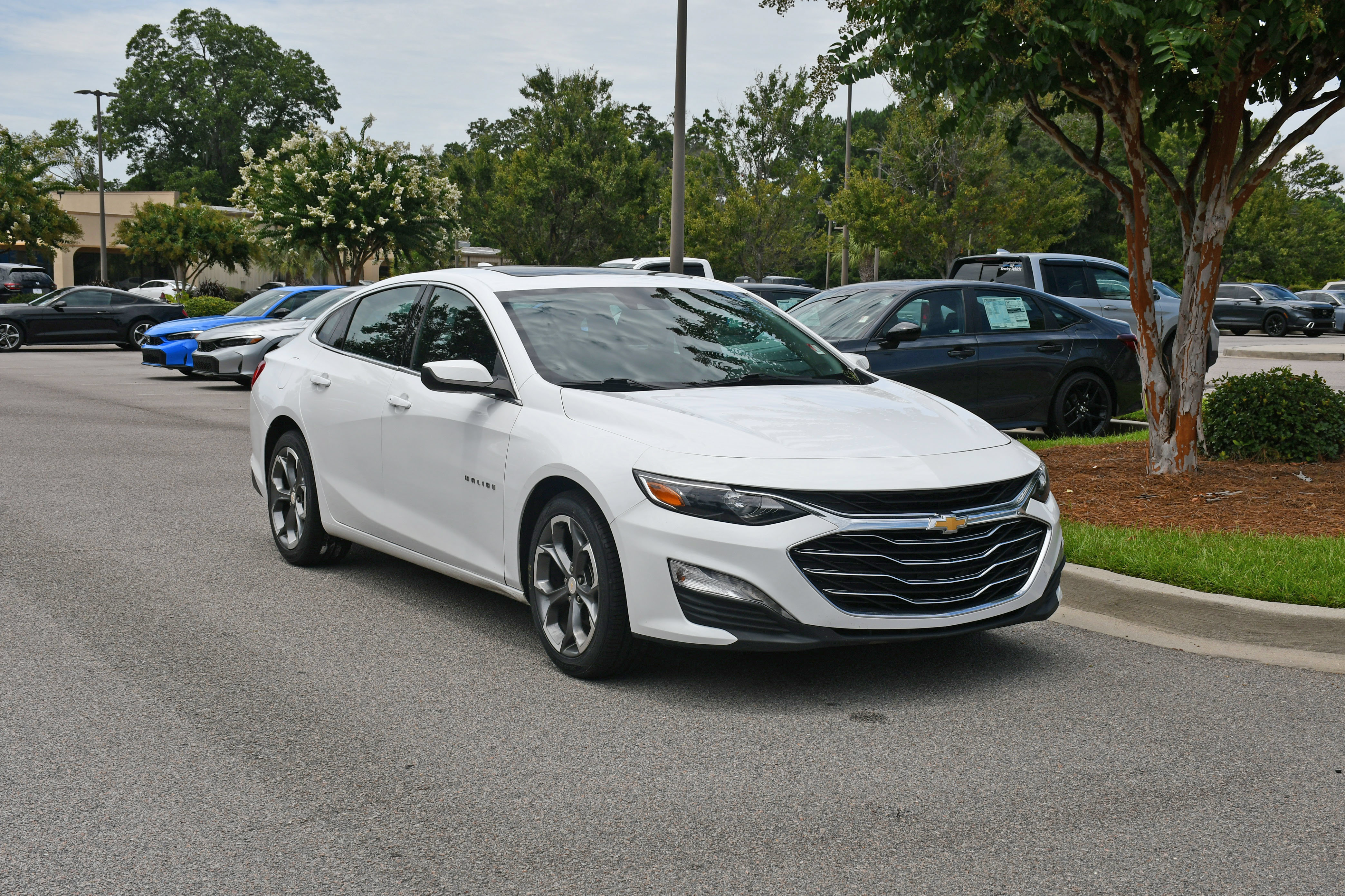 Used 2024 Chevrolet Malibu LT FWD image 21