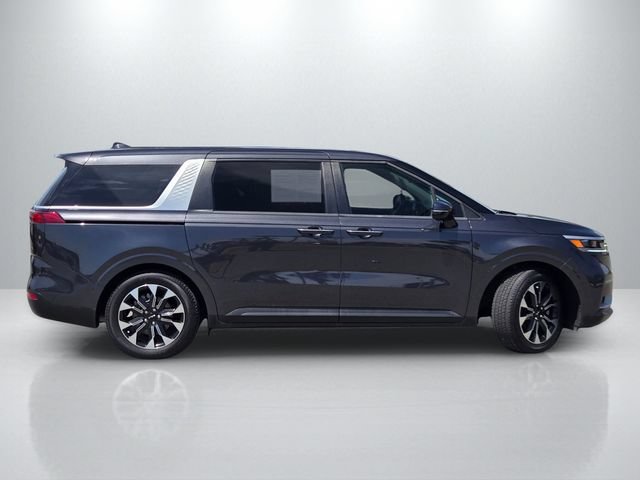 Used 2024 Kia Carnival EX FWD image 3