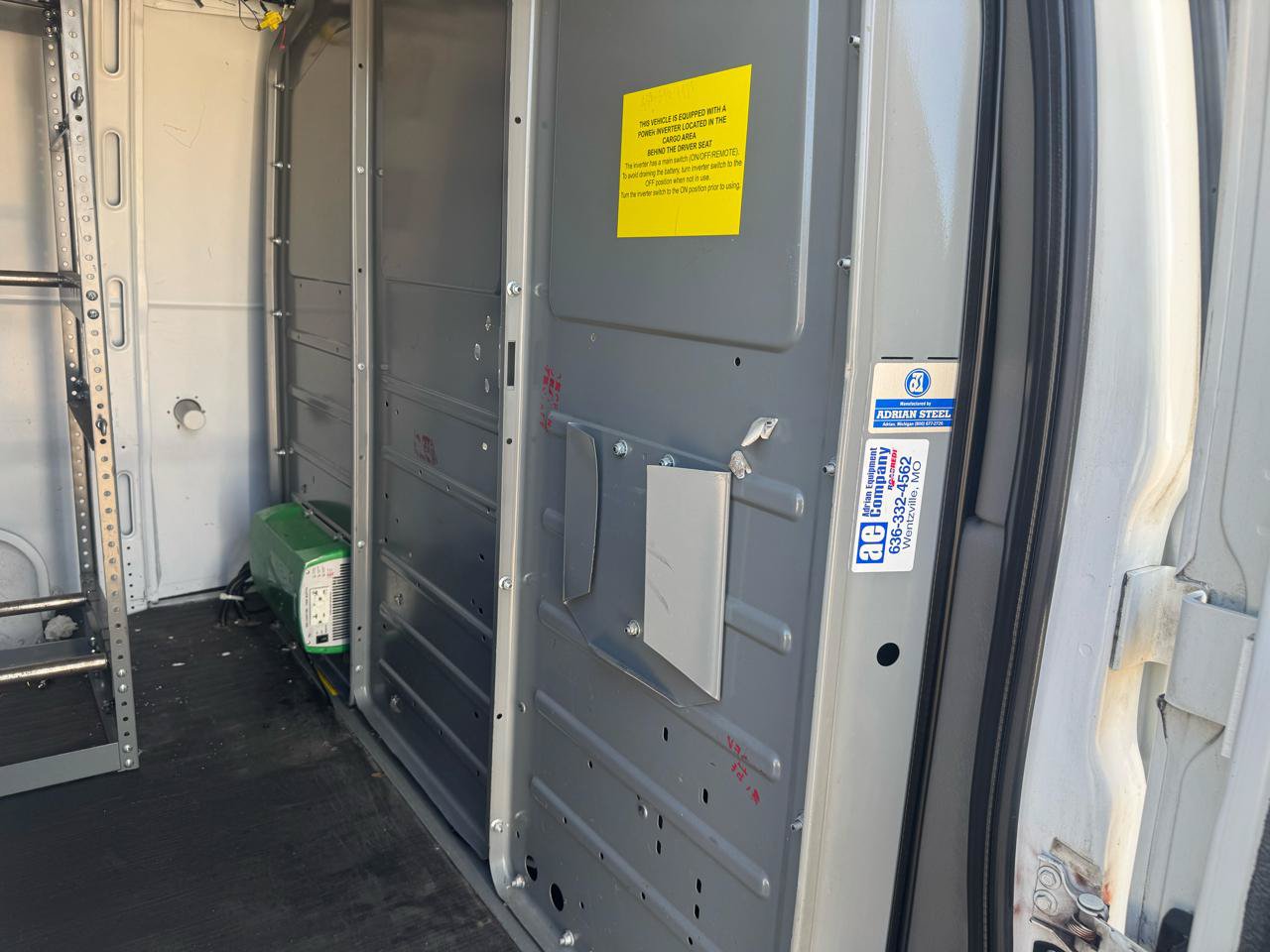 Used 2010 Chevrolet Express 1500 RWD image 20