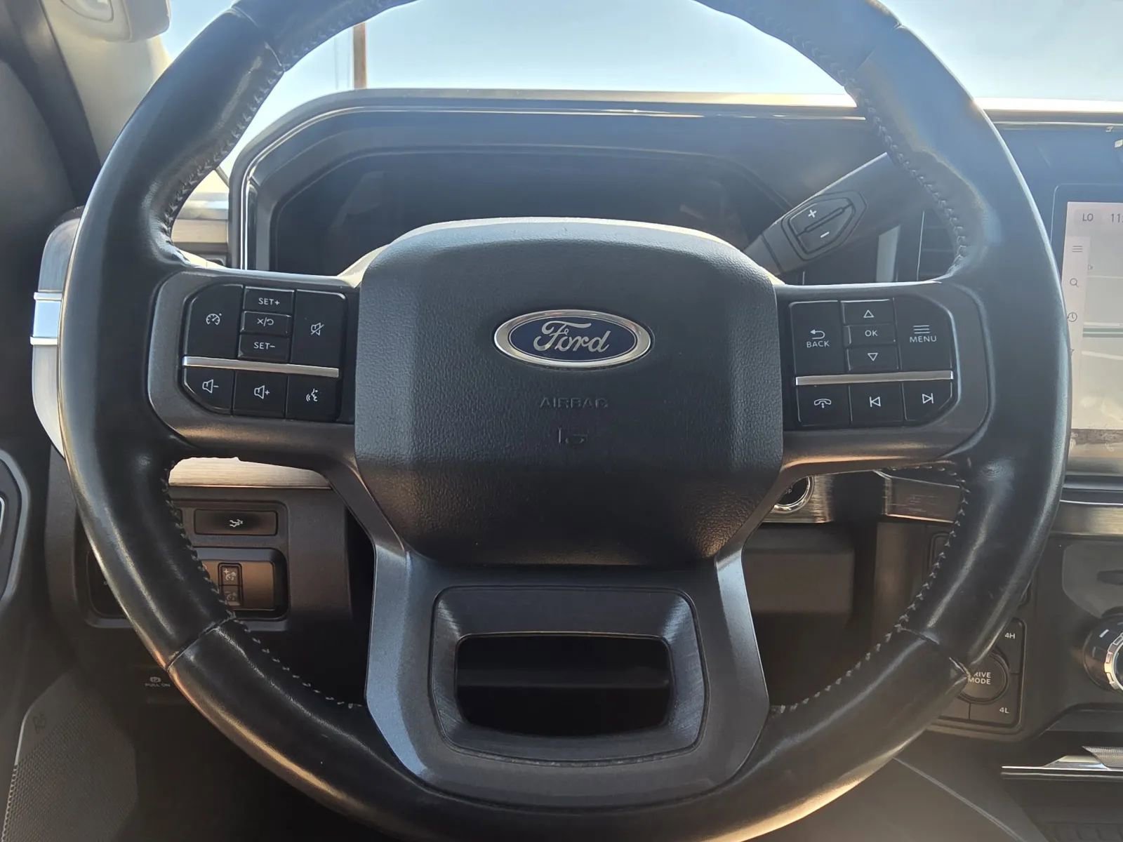 Used 2023 Ford F250 Lariat w/ FX4 Off-Road Package AWD/4WD image 22