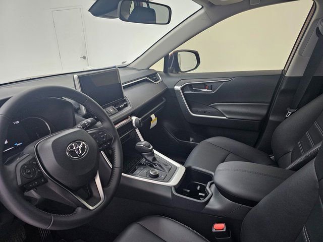 Used 2025 Toyota RAV4 XLE Premium image 9