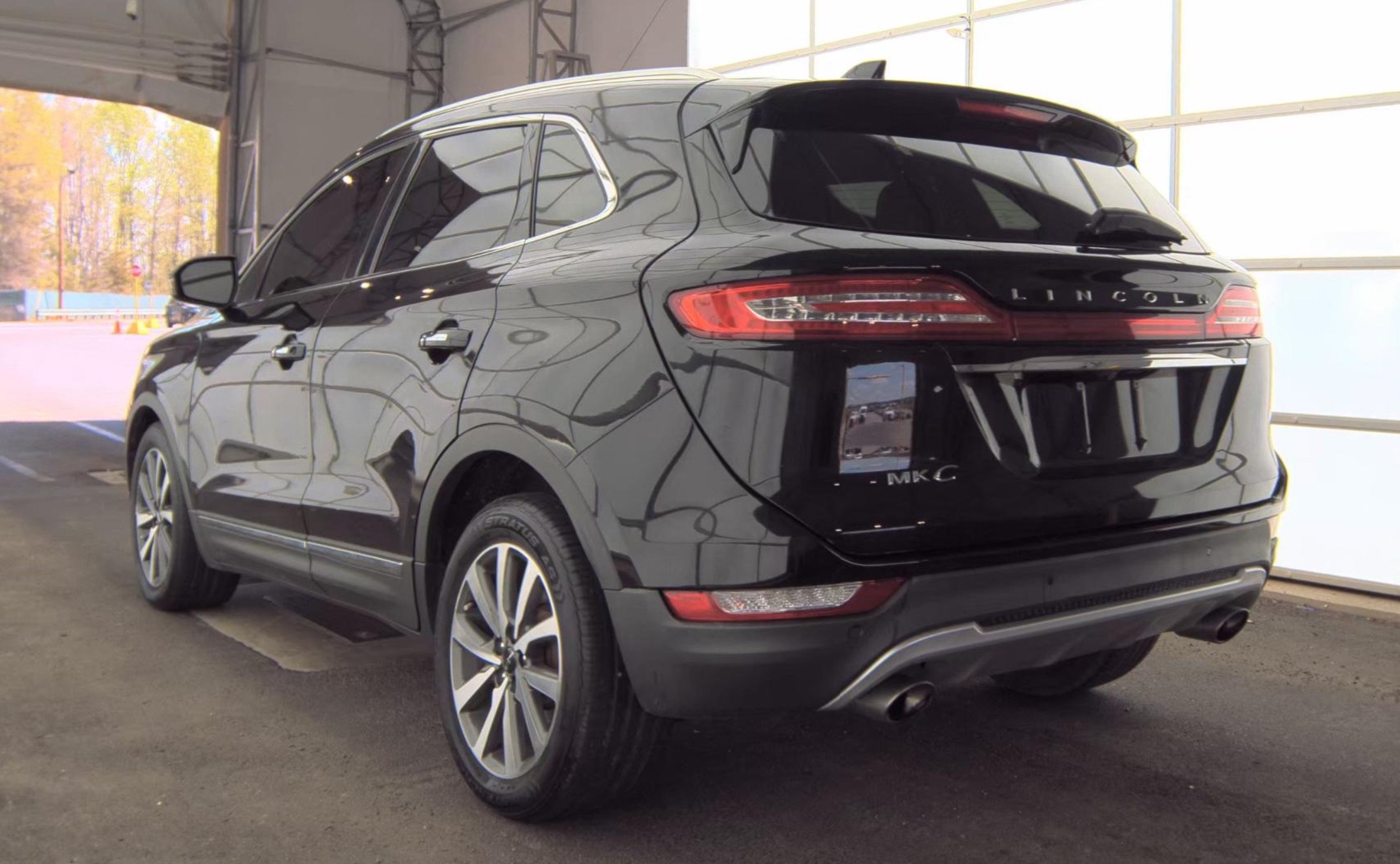 Used 2019 Lincoln MKC Reserve w/ MKC Technology Package FWD image 5