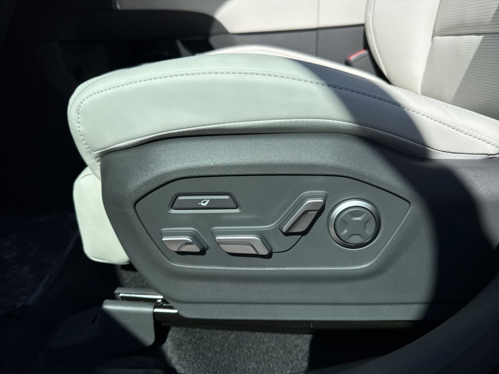 New 2026 Hyundai Santa Fe Calligraphy image 14