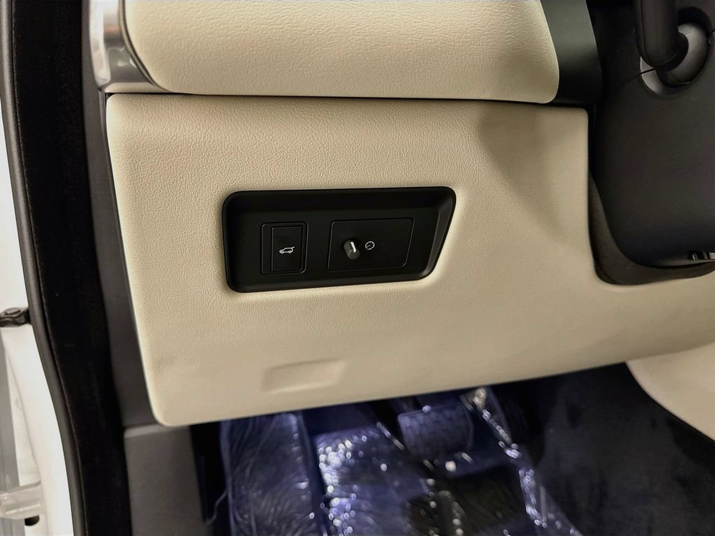 New 2026 Jaguar F-PACE R-Dynamic S AWD/4WD image 10