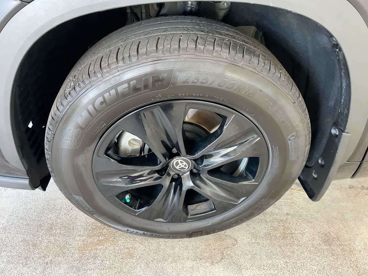 Certified 2024 Toyota Highlander LE AWD/4WD image 10