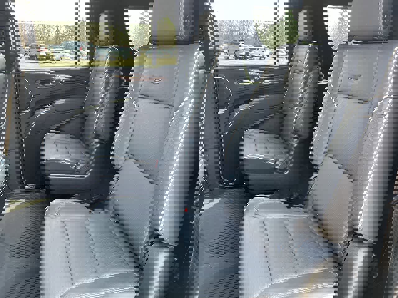 Used 2024 Cadillac Escalade ESV Premium Luxury image 20