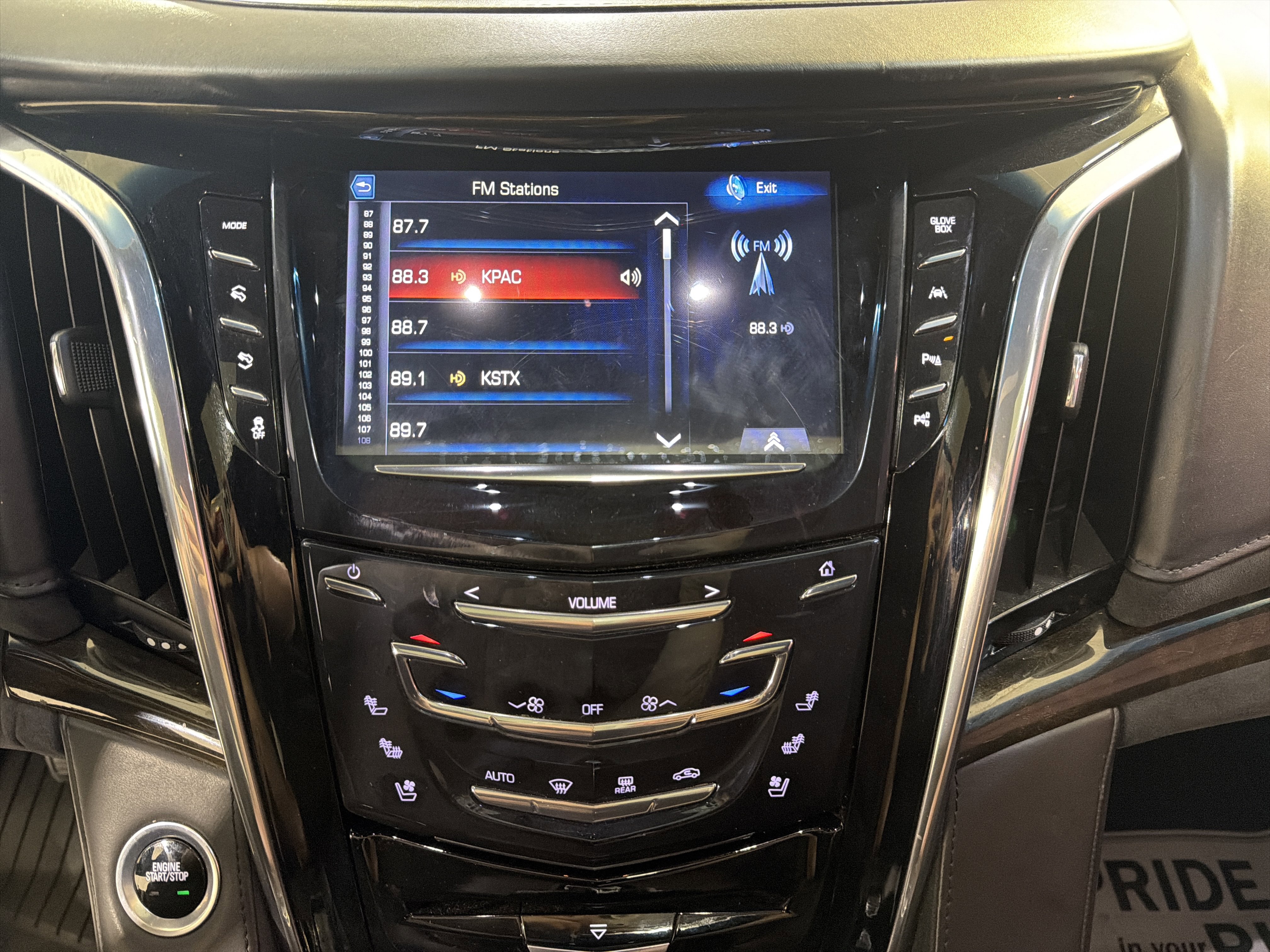 Used 2017 Cadillac Escalade ESV Platinum image 19