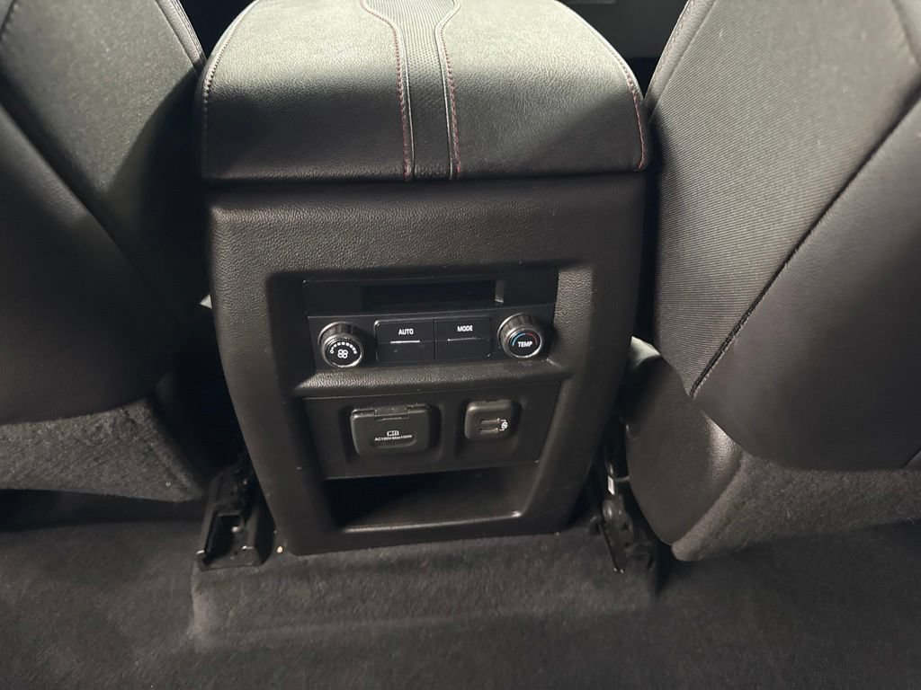Used 2022 Chevrolet Traverse RS AWD/4WD image 19