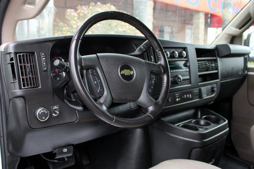 Used 2020 Chevrolet Express 3500 w/ Driver Convenience Package RWD image 17
