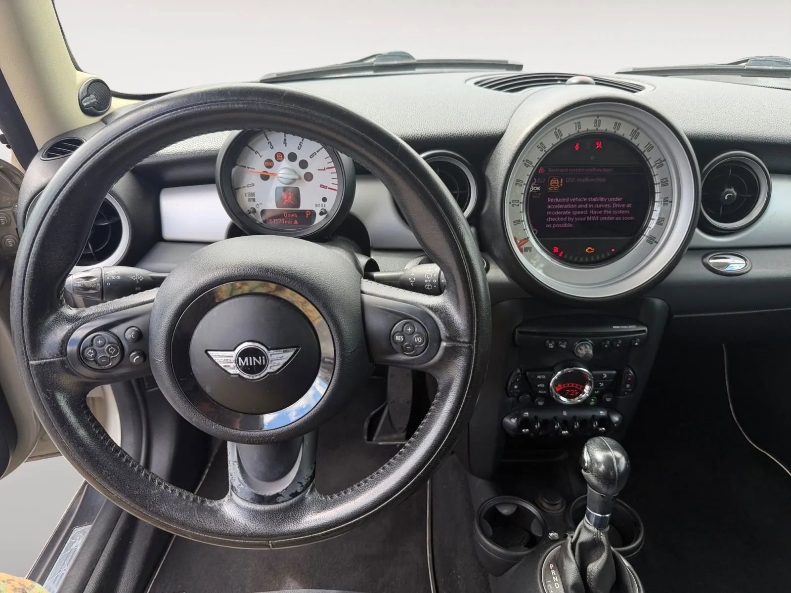 Used 2011 MINI Cooper Hardtop image 10