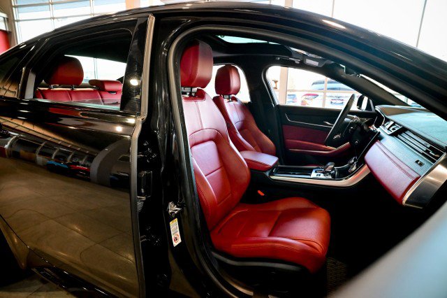 Used 2024 Jaguar XF R-Dynamic SE image 27