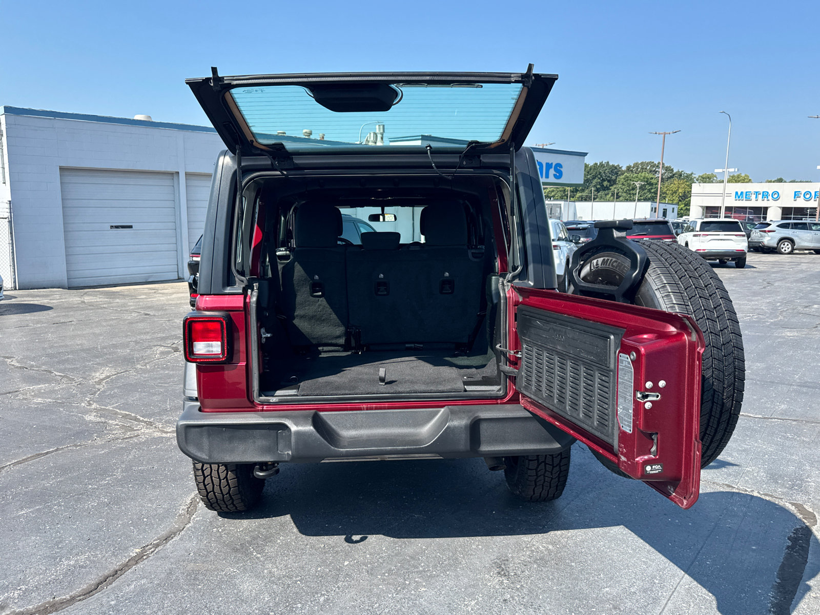 Used 2022 Jeep Wrangler Unlimited Sport AWD/4WD image 18
