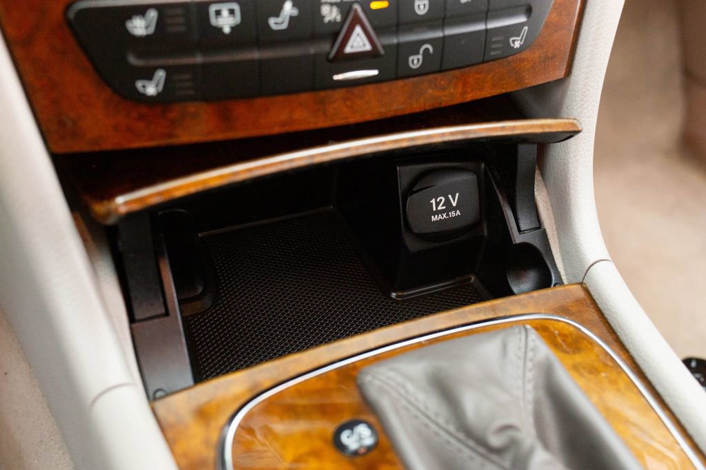 Used 2005 Mercedes-Benz E 500 Sedan w/ Lighting Pkg image 35