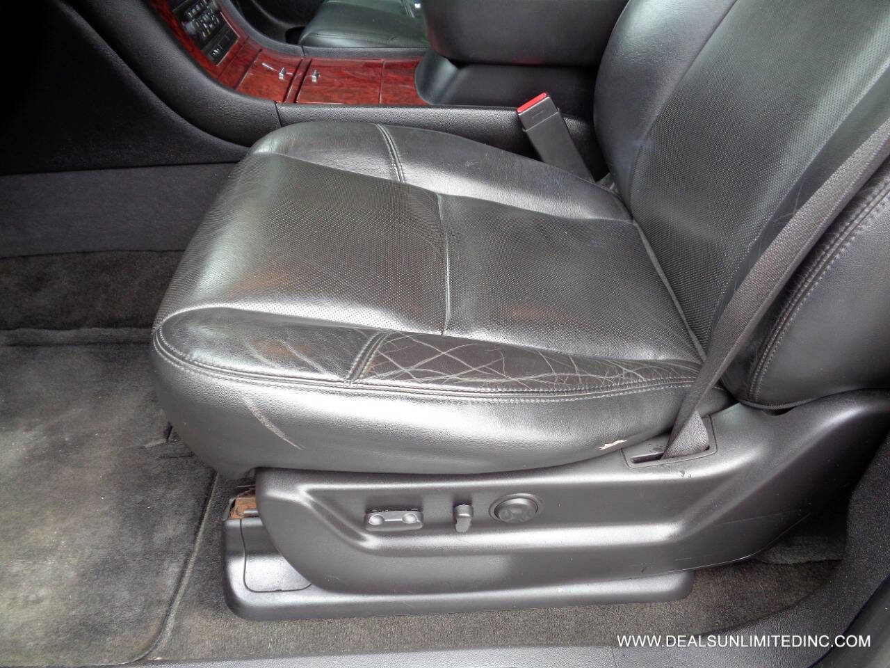 Used 2012 Cadillac Escalade Luxury image 8