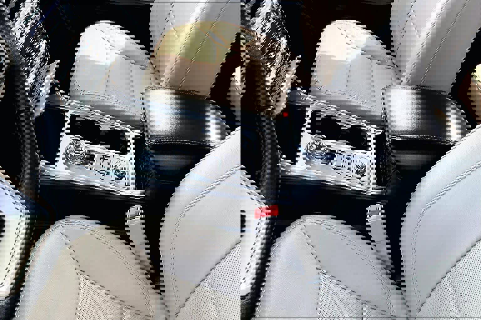 Used 2021 Ford Explorer Limited image 14