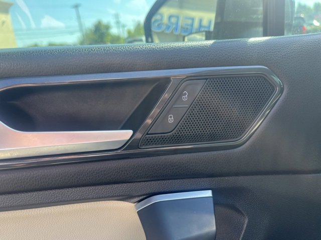 Used 2018 Volkswagen Tiguan SEL image 20