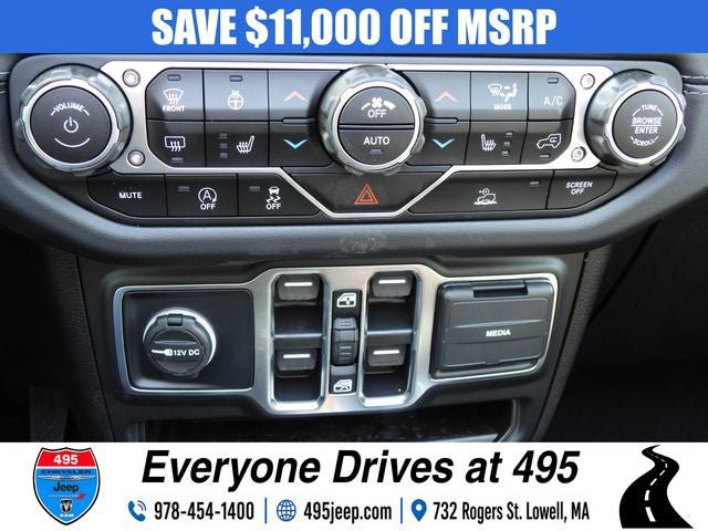New 2025 Jeep Wrangler Unlimited Sahara w/ Technology Group AWD/4WD image 39