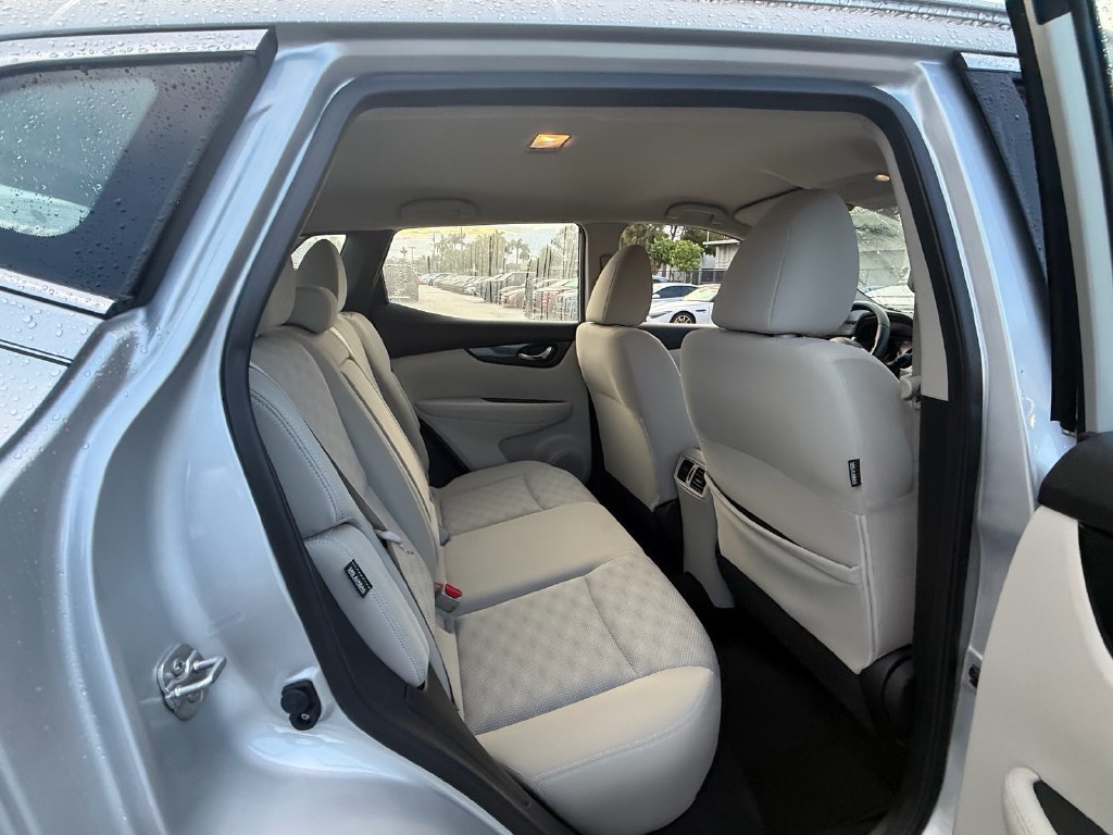 Used 2020 Nissan Rogue Sport SV w/ All-Weather Package AWD/4WD image 16