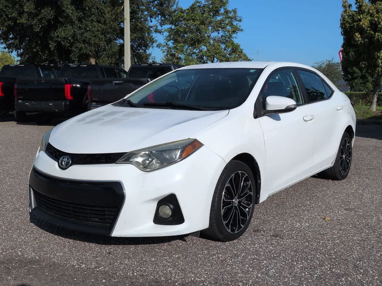 Used 2015 Toyota Corolla S FWD image 2