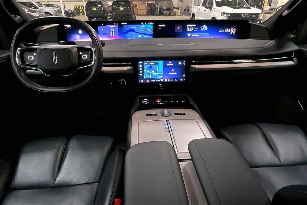 Used 2025 Lincoln Navigator L Reserve w/ Jet Appearance Package image 14