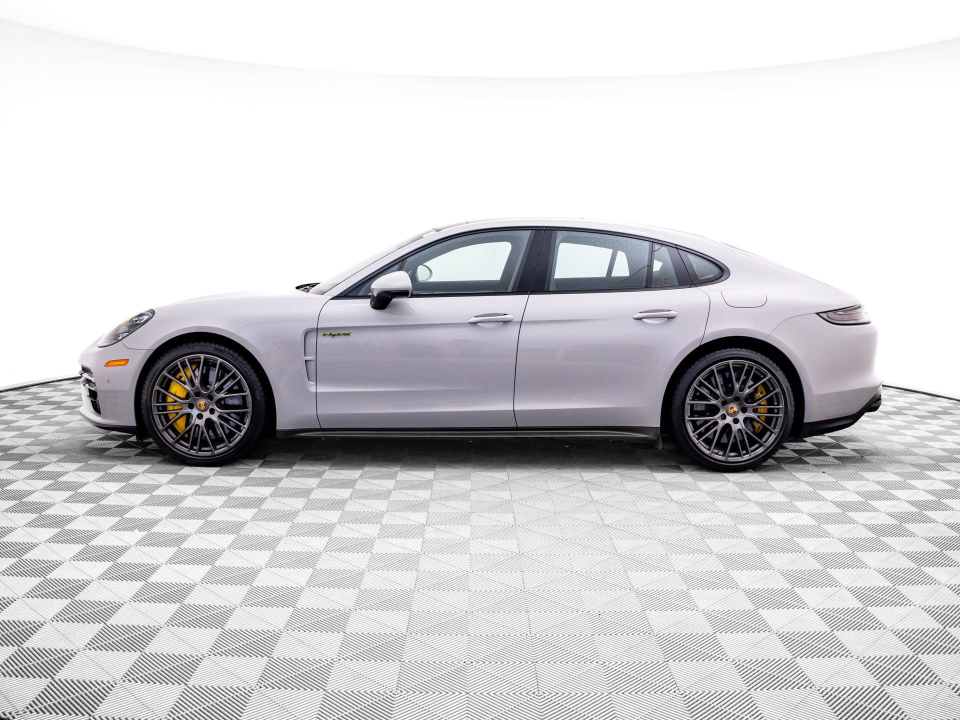 Used 2023 Porsche Panamera Turbo S w/ Assistance Package image 2