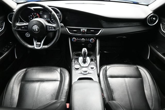 Used 2020 Alfa Romeo Giulia w/ Cold Weather Package RWD image 11