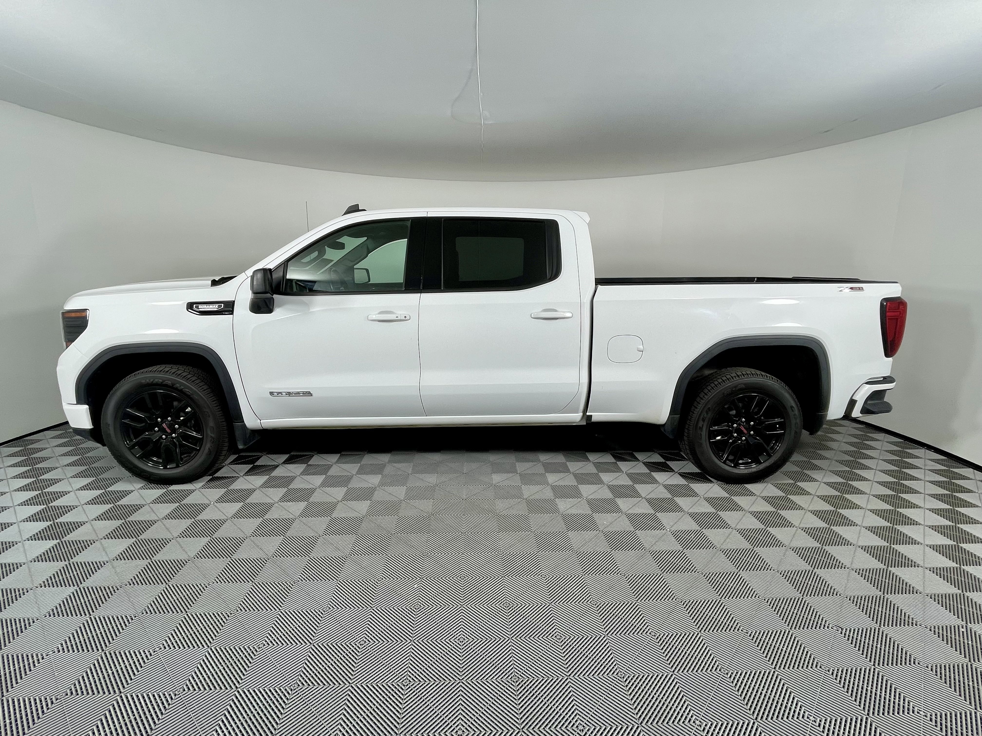 Used 2024 GMC Sierra 1500 Elevation w/ X31 Off-Road Package image 2