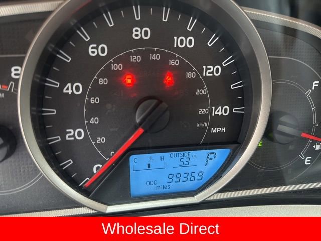 Used 2013 Toyota RAV4 LE image 2