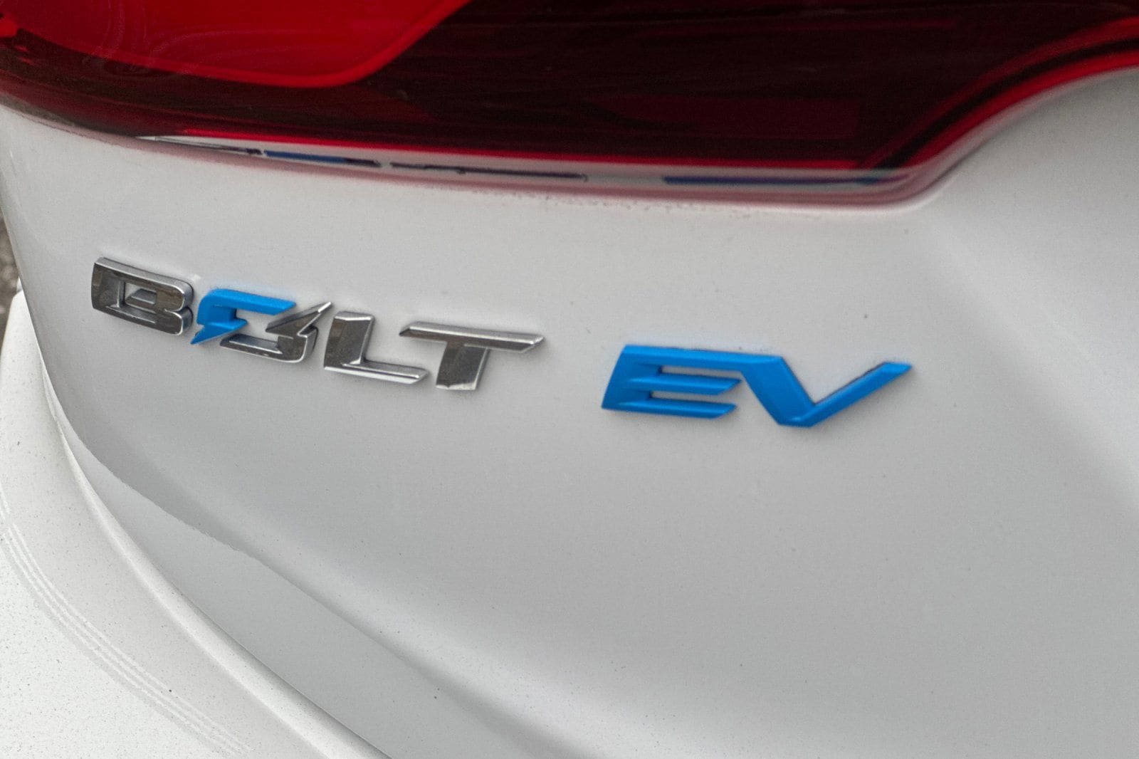 Used 2020 Chevrolet Bolt LT FWD image 33