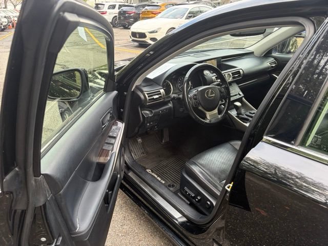 Used 2016 Lexus IS 300 AWD w/ Luxury Package image 18