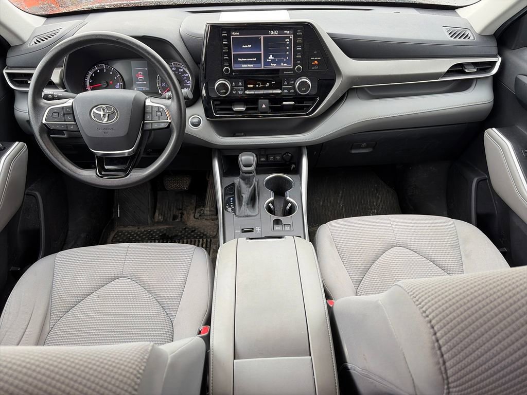 Used 2020 Toyota Highlander L FWD image 11