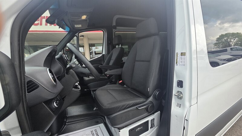 Used 2025 Mercedes-Benz Sprinter 2500 image 10