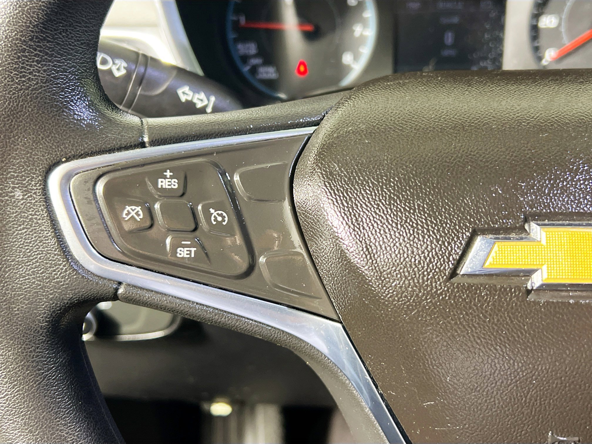 Used 2018 Chevrolet Equinox LS image 17