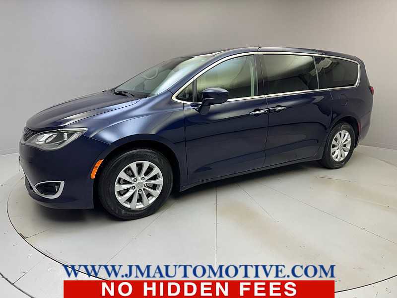Used 2018 Chrysler Pacifica Touring Plus FWD image 1