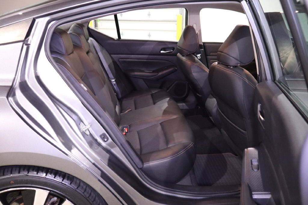 Used 2020 Nissan Altima 2.5 SR w/ Premium Package FWD image 32