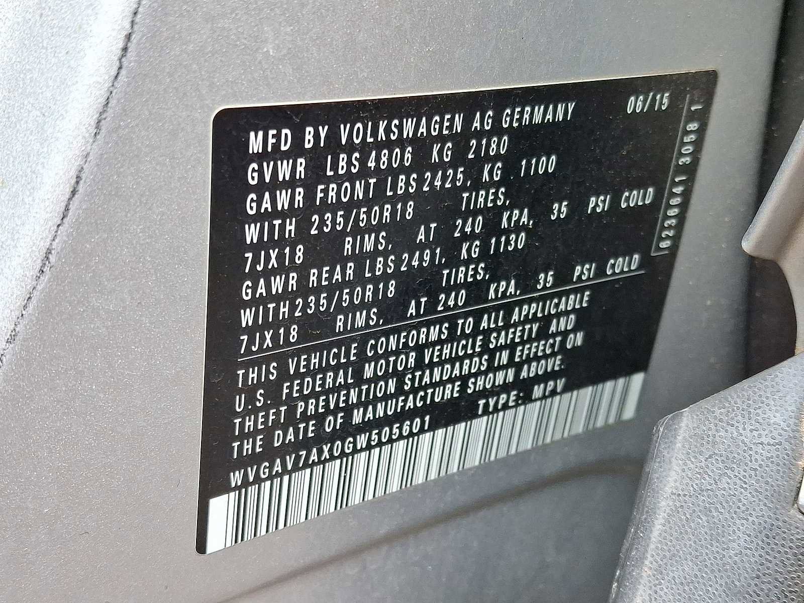 Used 2016 Volkswagen Tiguan SE image 40