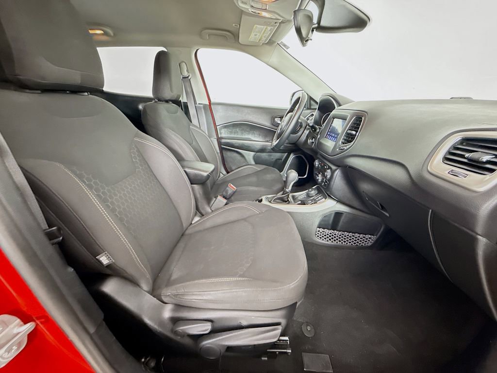 Used 2018 Jeep Compass Sport w/ Tech Group AWD/4WD image 29