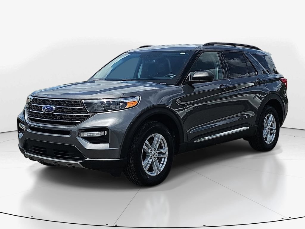 Used 2023 Ford Explorer XLT w/ Equipment Group 202A AWD/4WD image 11