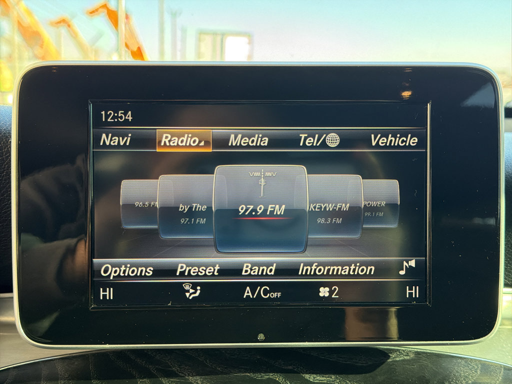 Used 2019 Mercedes-Benz GLC 300 4MATIC image 11