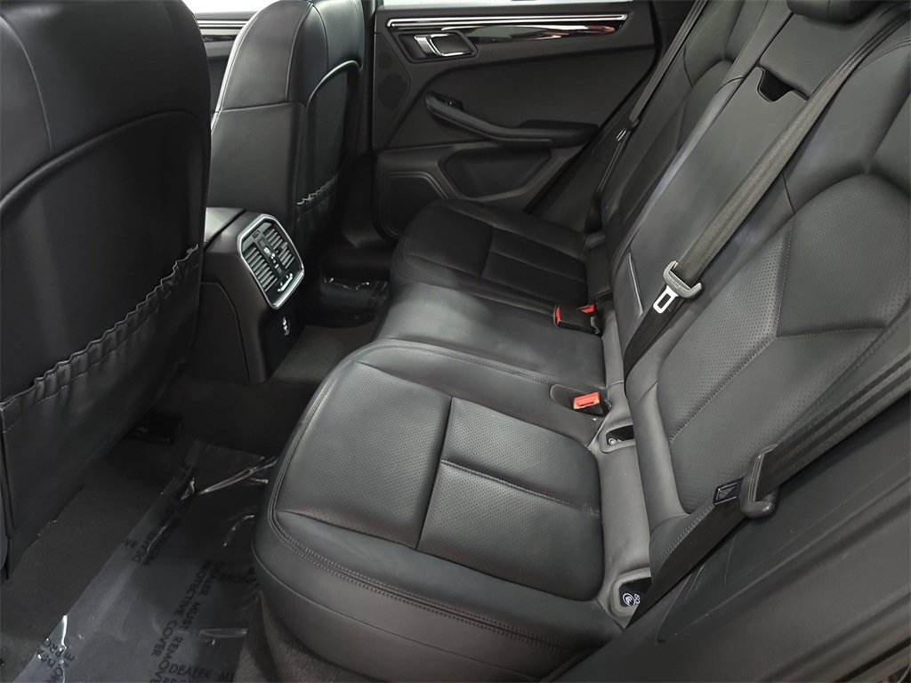 Used 2023 Porsche Macan image 24