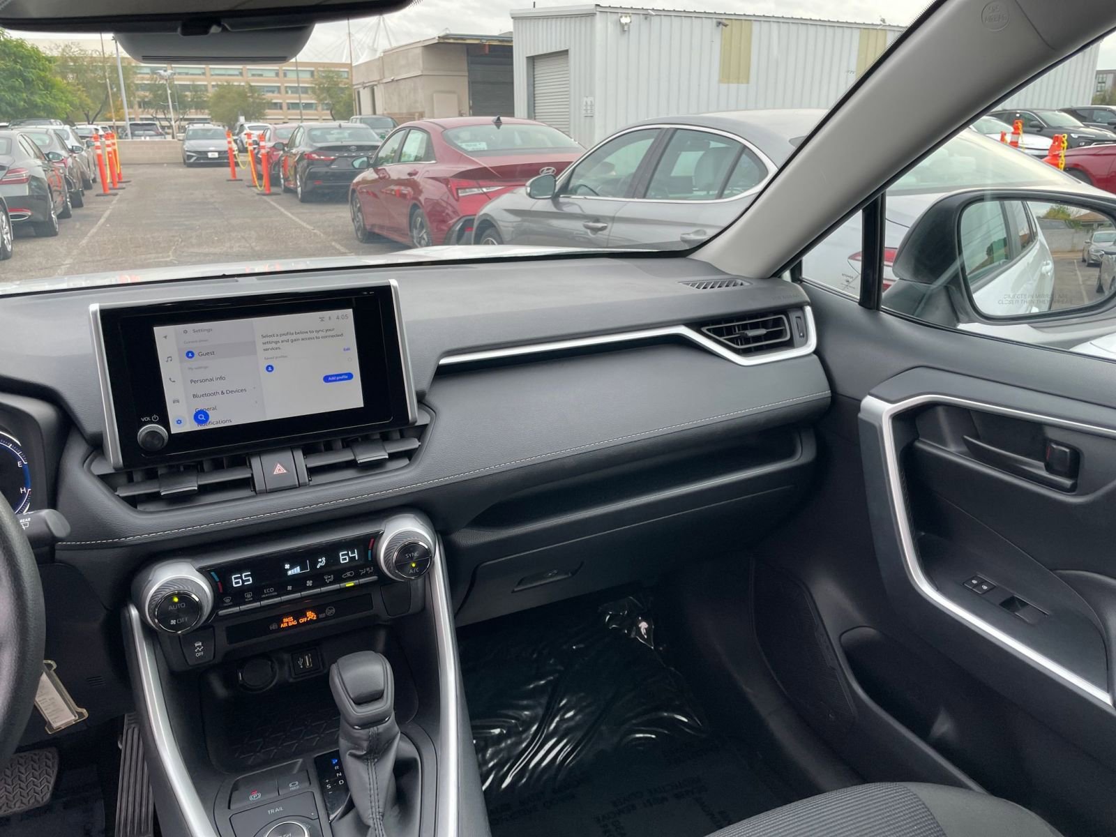 Used 2025 Toyota RAV4 LE image 34