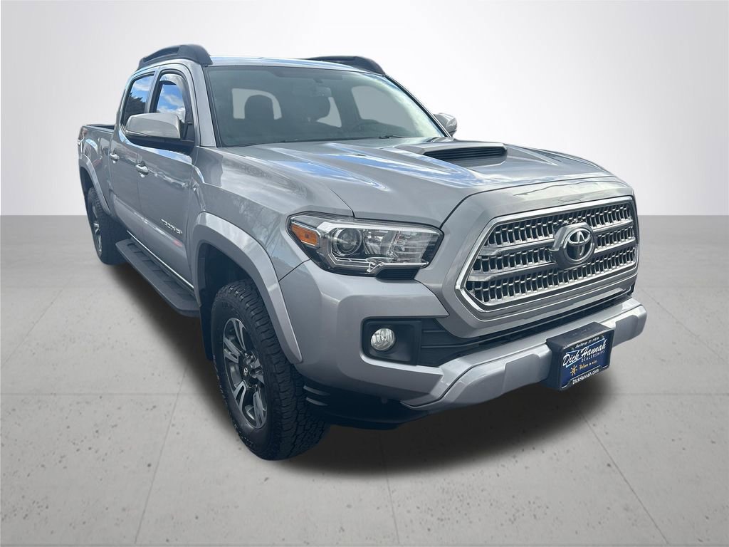 Used 2016 Toyota Tacoma TRD Sport w/ Premium & Technology Package image 5